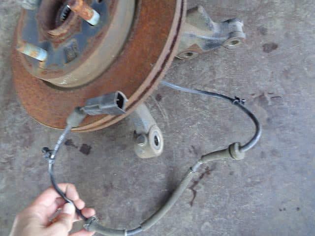Front Left Knuckle Hub Assembly MAZDA Demio 2009 DBA-DE3FS D65133031A — photo 2