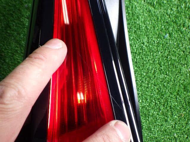 Left Tail Light NISSAN Leaf_ 2020 ZAA-ZE1 — photo 2