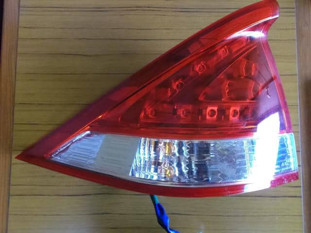 Left Tail Light HONDA Insight 2010 DAA-ZE2 — photo 1