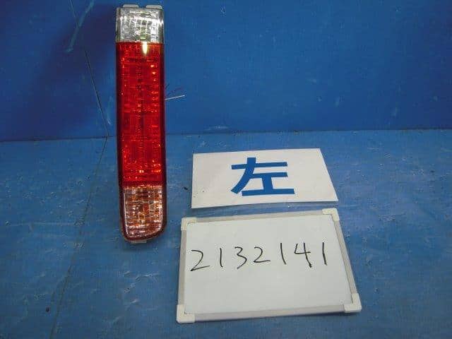 Left Tail Light HONDA Mobilio Spike 2003 LA-GK1 — photo 1