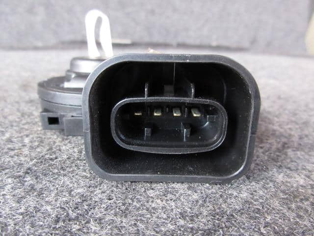 Door Lock Solenoid TOYOTA Celsior 2003 UA-UCF30 — photo 2