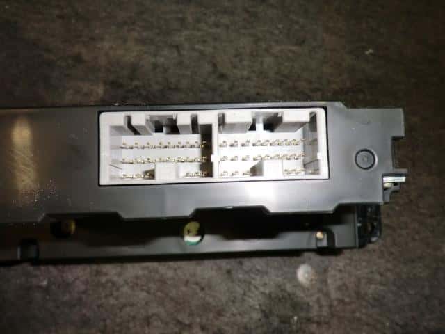 A/C Control Panel NISSAN Serena 2000 KH-VNC24 — photo 2