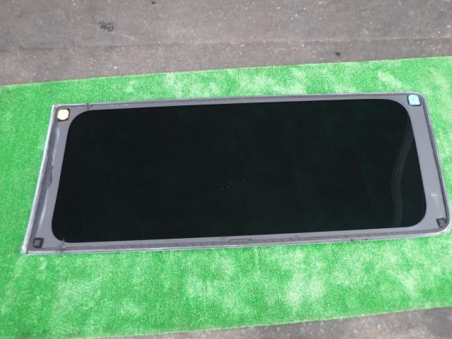 Left Side Windshield TOYOTA Hiace 2011 LDF-KDH206 — photo 2