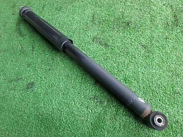 Rear Right Shock Absorber TOYOTA Vitz 2006 DBA-SCP90 — photo 1