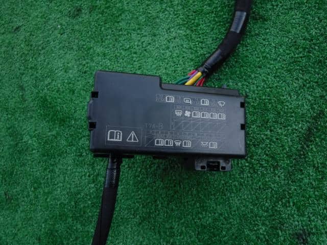 Fuse Box HONDA Vezel 2014 DAA-RU4 — photo 1