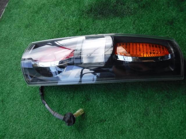 Right Tail Light SUZUKI Wagon R 2003 UA-MH21S 3565058J10 — photo 1