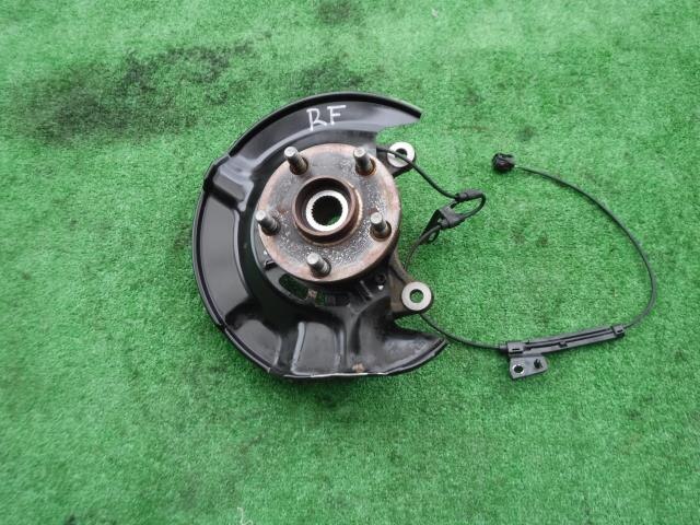 Front Right Knuckle Hub Assembly TOYOTA Wish 2009 DBA-ZGE20 — photo 1