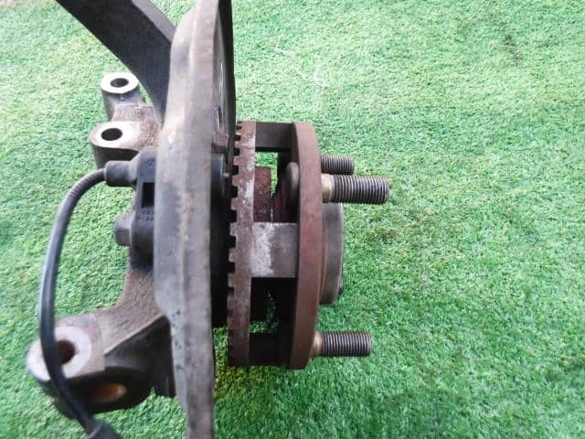 Front Right Knuckle Hub Assembly SUBARU Pleo 1999 GF-RA2 28313KE020 — photo 4