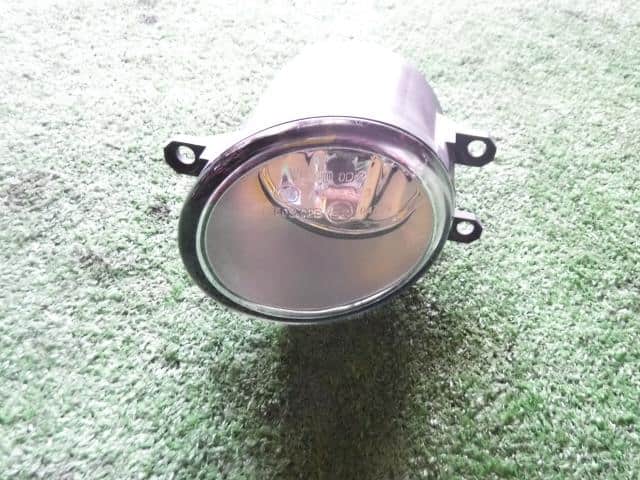 Left Fog Light TOYOTA Blade 2007 DBA-AZE15 — photo 1