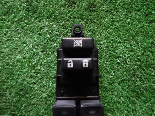 Power Window Switch TOYOTA Blade 2007 DBA-AZE15 — photo 4