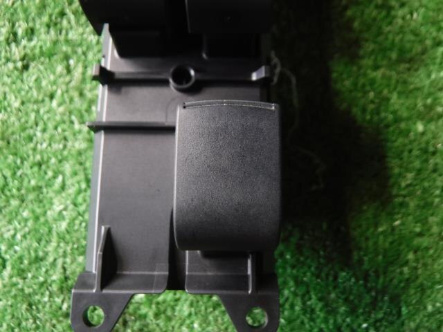 Power Window Switch TOYOTA Spade 2015 DBA-NCP145 — photo 4