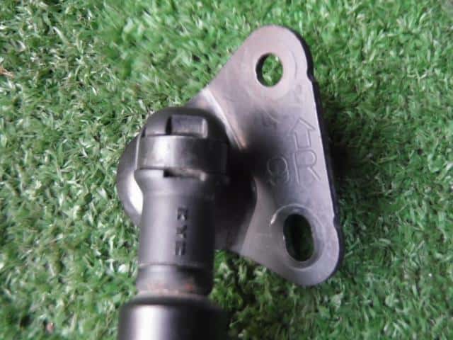 Tail Gate Damper TOYOTA Aqua 2012 DAA-NHP10 — photo 3