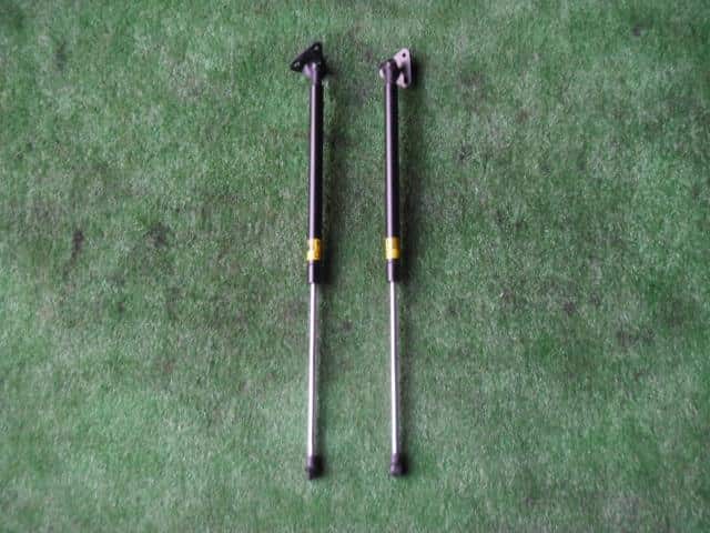 Tail Gate Damper TOYOTA Aqua 2012 DAA-NHP10 — photo 1