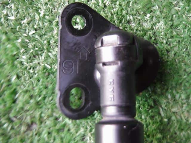 Tail Gate Damper TOYOTA Aqua 2012 DAA-NHP10 — photo 2