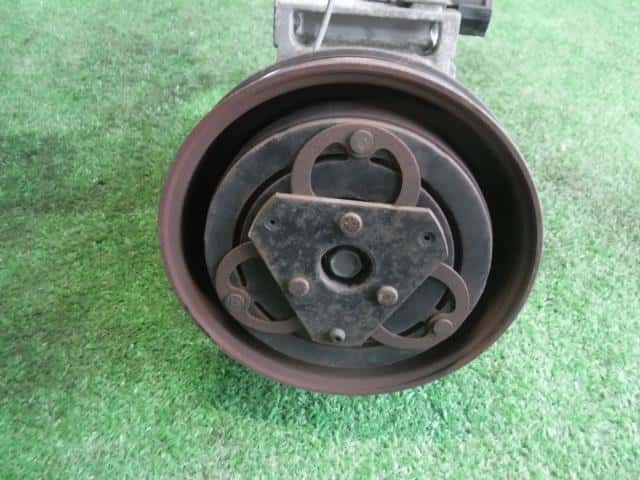 A/C Compressor NISSAN March 2003 UA-AK12 — photo 3