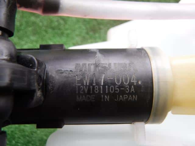 Windshield Washer Tank HONDA N-wgn 2018 DBA-JH2 — photo 3