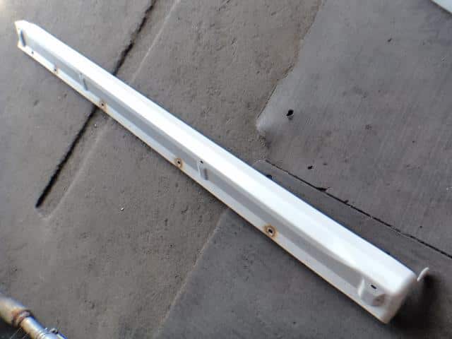 Right Side Step MITSUBISHI Mirage dingo 2000 GF-CQ2A — photo 1