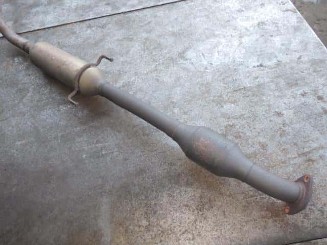 Exhaust Center Muffler TOYOTA Avensis 2005 CBA-AZT250 — photo 2