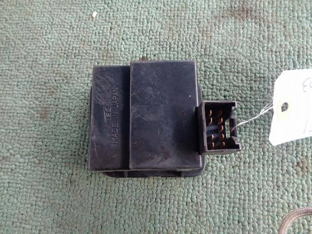 Power Window Switch HONDA Step Wagon 1997 E-RF1 — photo 2