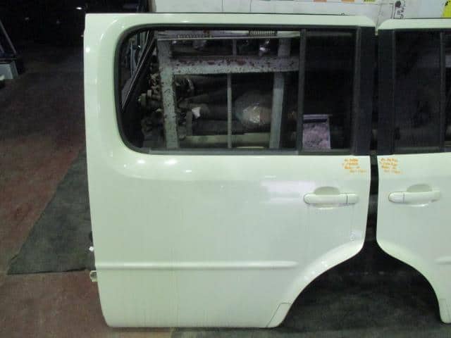Rear Left Door Assembly NISSAN Cube 2004 CBA-BGZ11 — photo 1