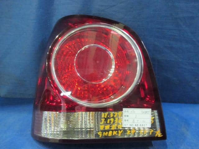 Left Tail Light VOLKSWAGEN Polo 2005 GH-9NBKY — photo 1