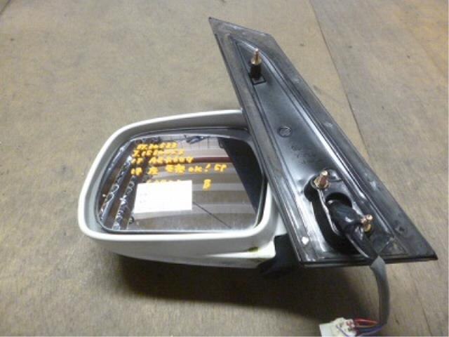 Left Side Mirror TOYOTA Noah 2003 TA-AZR60 — photo 2