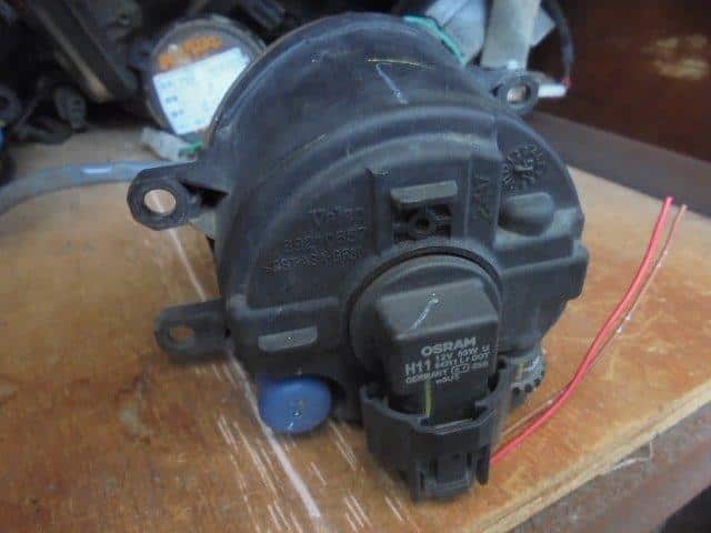 Left Fog Light TOYOTA bB 2006 DBA-QNC21 — photo 2