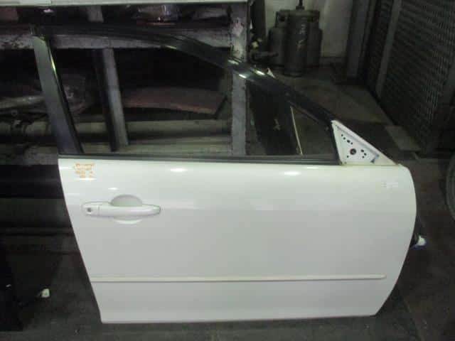 Front Right Door Assembly MAZDA Atenza 2002 LA-GG3P — photo 1