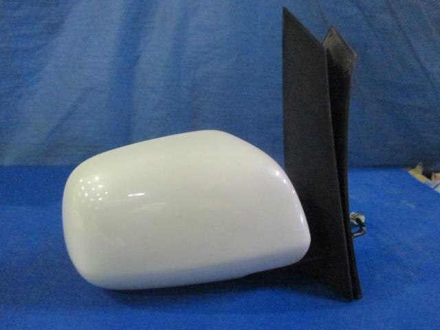 Right Side Mirror TOYOTA Noah 2004 CBA-AZR60 — photo 1