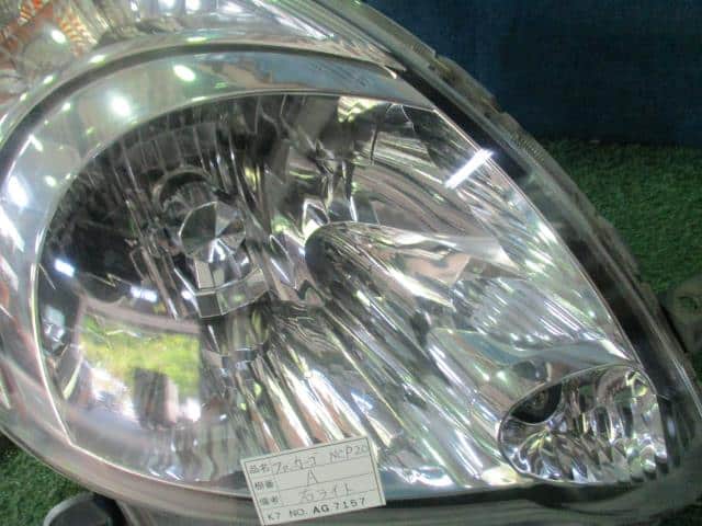 Right Headlight TOYOTA Fun Cargo 2002 UA-NCP20 52090 — photo 3