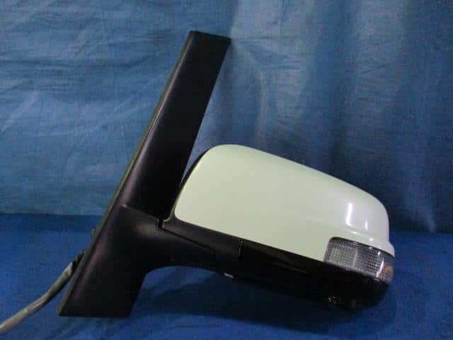 Left Side Mirror NISSAN Serena 2008 DBA-CC25 — photo 1