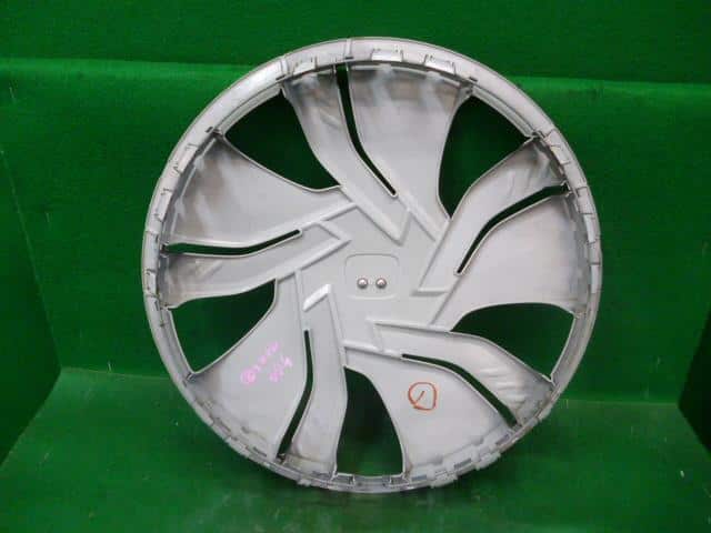 Wheel Cover HONDA Fit 2015 DAA-GP5 — photo 4