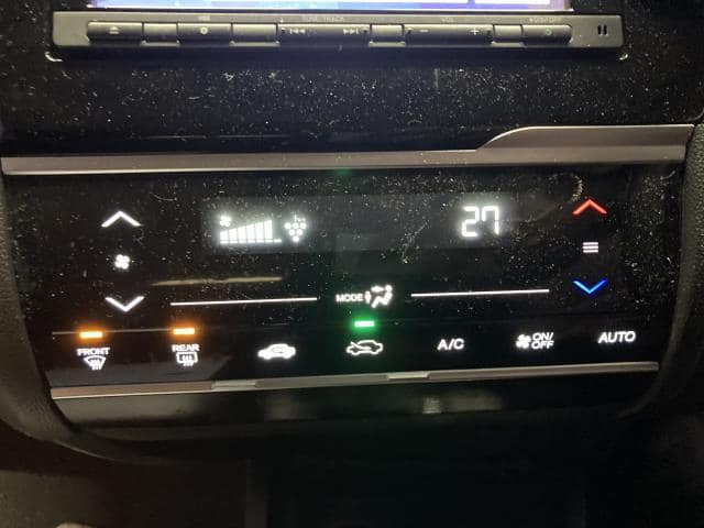 A/C Control Panel HONDA Fit 2015 DBA-GK3 — photo 3
