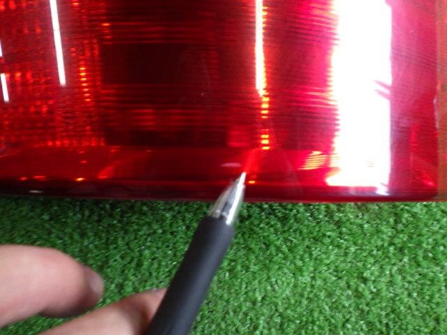 Right Tail Light TOYOTA Wish 2003 UA-ZNE14 — photo 3