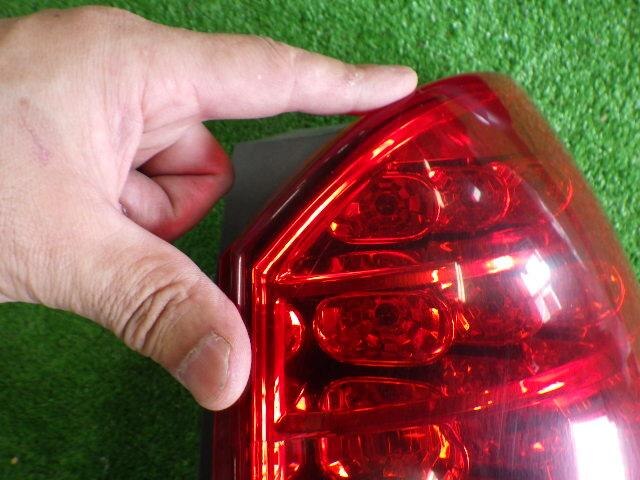 Right Tail Light TOYOTA Wish 2003 UA-ZNE14 — photo 2