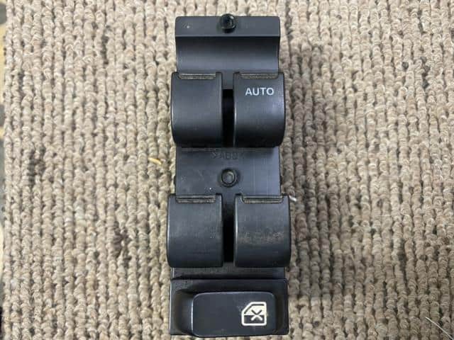 Power Window Switch SUZUKI Wagon R 2003 UA-MH21S 3799058J00 — photo 1