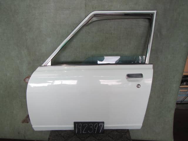 Front Left Door Assembly MITSUBISHI Galant 1970 A52 — photo 1