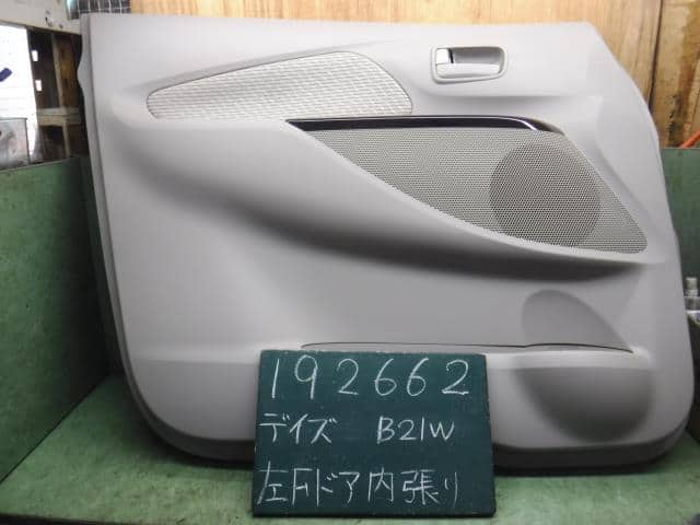 Front Left Door Trim NISSAN Dayz 2015 DBA-B21 — photo 1