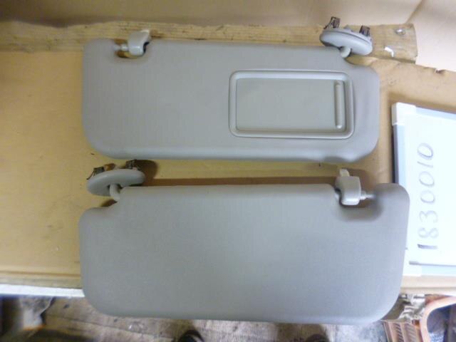 Sun Visor TOYOTA Vitz 2007 DBA-SCP90 — photo 1