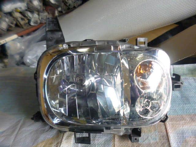 Right Headlight NISSAN Cube 2008 DBA-YZ11 — photo 1