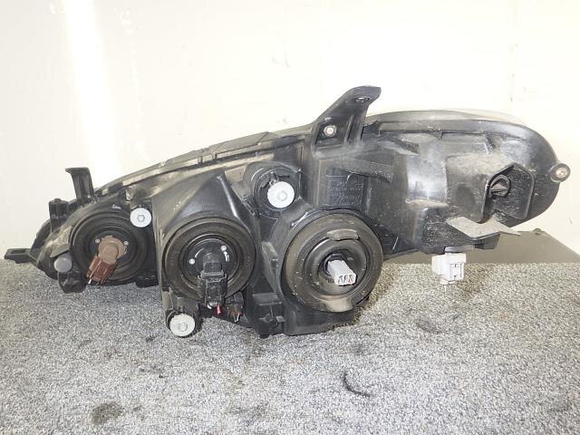 Right Headlight TOYOTA Estima 2003 ZA-AHR10 — photo 2