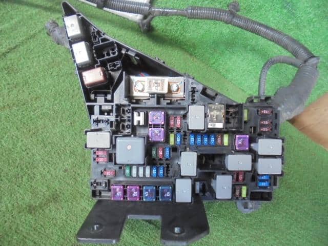 Fuse Box SUBARU Legacy 2010 DBA-BM9 82201AJ000 — photo 4