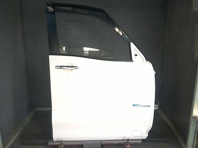 Front Right Door Assembly NISSAN Serena 2012 DAA-HFC26 — photo 1