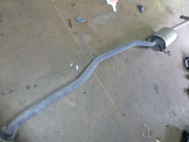 Exhaust Center Muffler TOYOTA Estima 2000 GH-ACR30 — photo 2