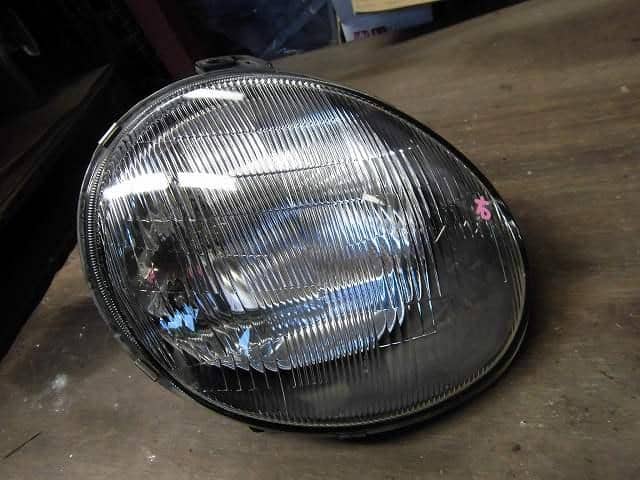 Right Headlight MITSUBISHI Minica 1997 E-H31A — photo 1