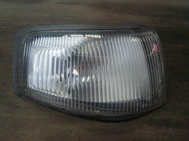 Right Side Marker Light MAZDA MPV 1996 KD-LVLW — photo 1