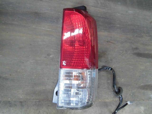 Right Tail Light MITSUBISHI eK Wagon 2001 LA-H81W — photo 1