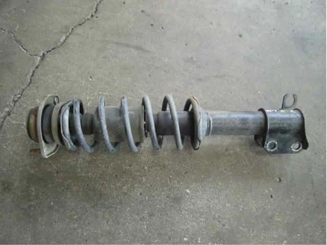 Front Left Strut DAIHATSU Move 1996 E-L600S — photo 1
