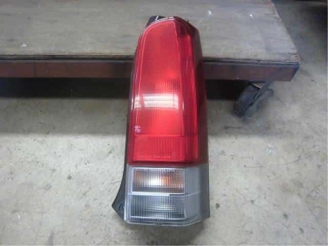 Right Tail Light SUZUKI Wagon R 2001 LA-MC22S — photo 1