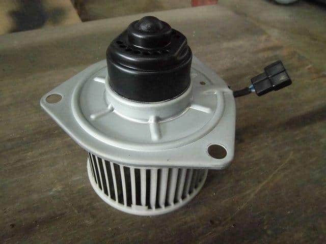 Blower Motor DAIHATSU Mira 1993 E-L200S — photo 1